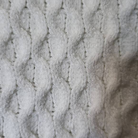 Truth By Republic Elegant White Cable Knit Sweater Size M - Picture 3 of 4